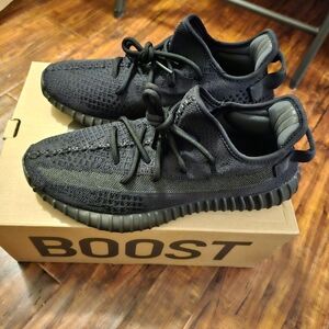 Yeezy Boost 350 V2 ONYX
